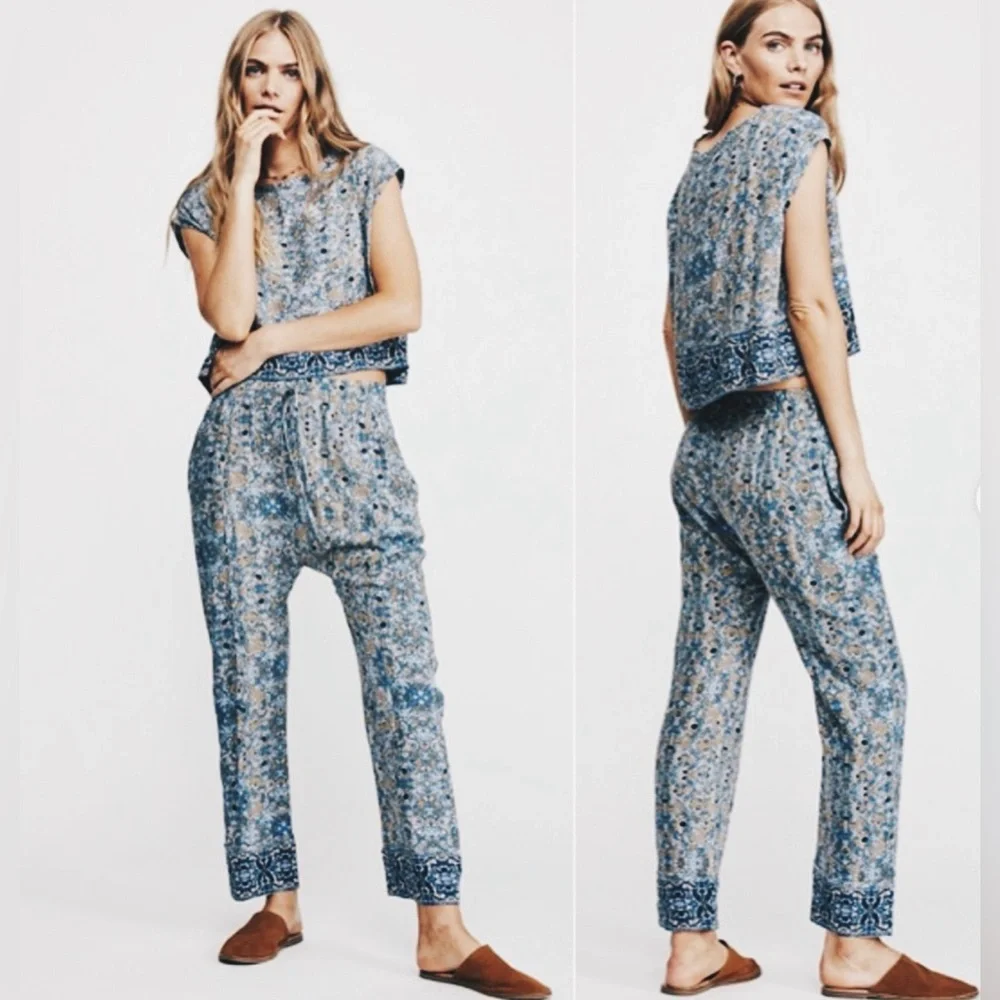Free People Oversized XS Blue Floral Boxy Tank - NWOT - Raw Edge Detail - Picture 2 of 12